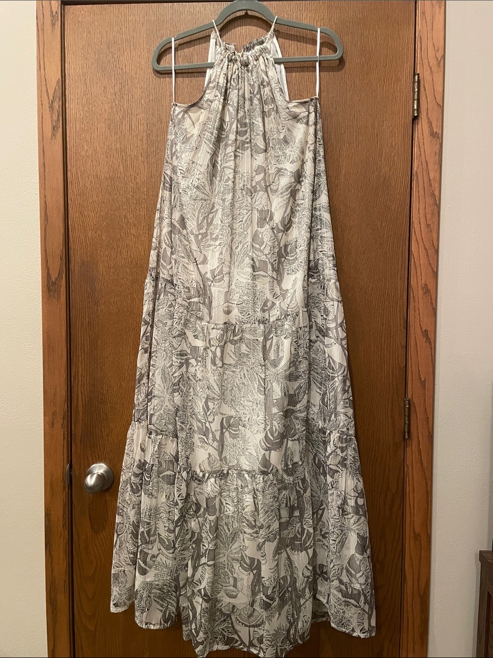 Cost Plus World Market White and Gray Floral Halter Maxi Dress D45